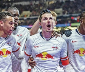 开云体育下载 -关于今夜法兰克福调整名单以备欧篮联，队长鼓劲环节打磨，管理层满意，年轻球员得到机会的信息