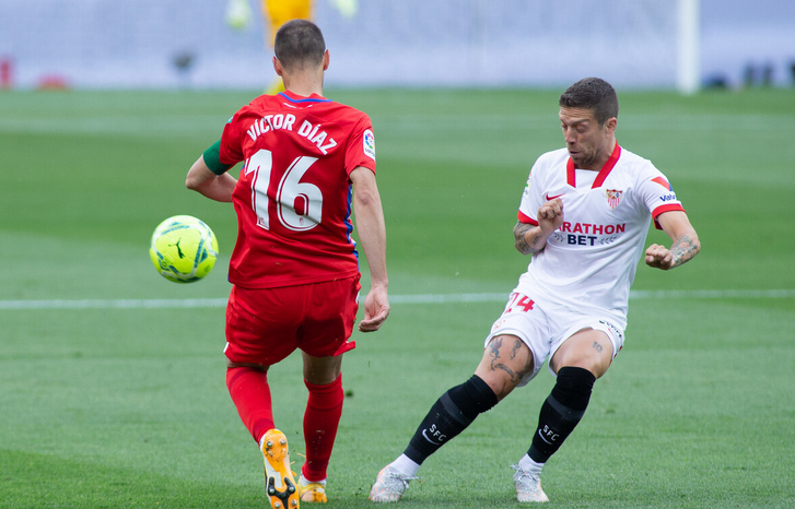 巴萨七连胜领跑西甲 巴萨七连胜领跑西甲