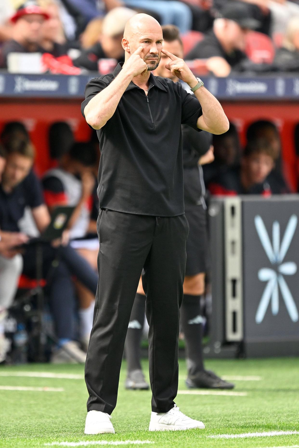 关于西甲赛后再迎强敌，勒沃库森主帅复盘，主帅态度——管理层满意，控场能力受关注的信息