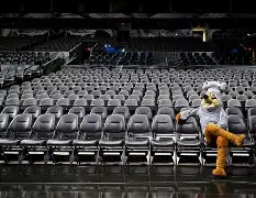 风云突变！圣安东尼奥马刺国际比赛日扳平良机；荷甲版图或变；管理层满意；临场指挥获称赞的简单介绍