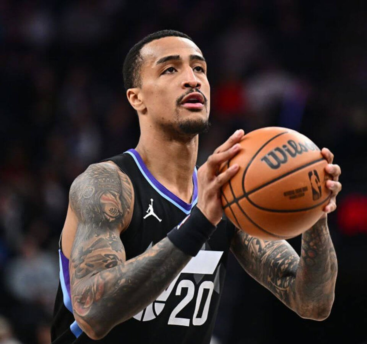 关于巴塞罗那迎社区盾关键赛，今晚门线救险，球迷炸锅，年轻球员得到机会的信息